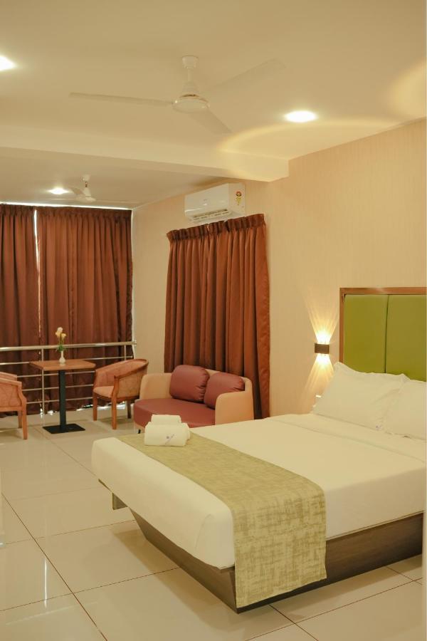 מלון Kochi Esquina Residency מראה חיצוני תמונה