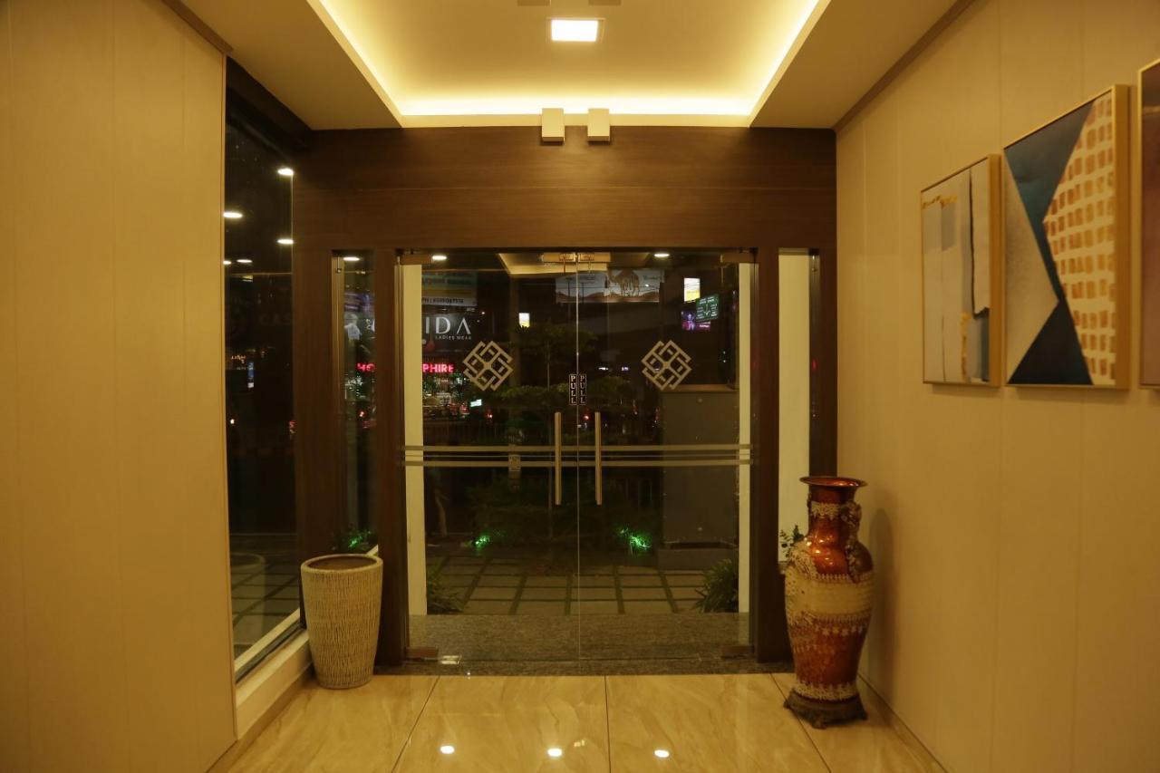 מלון Kochi Esquina Residency מראה חיצוני תמונה